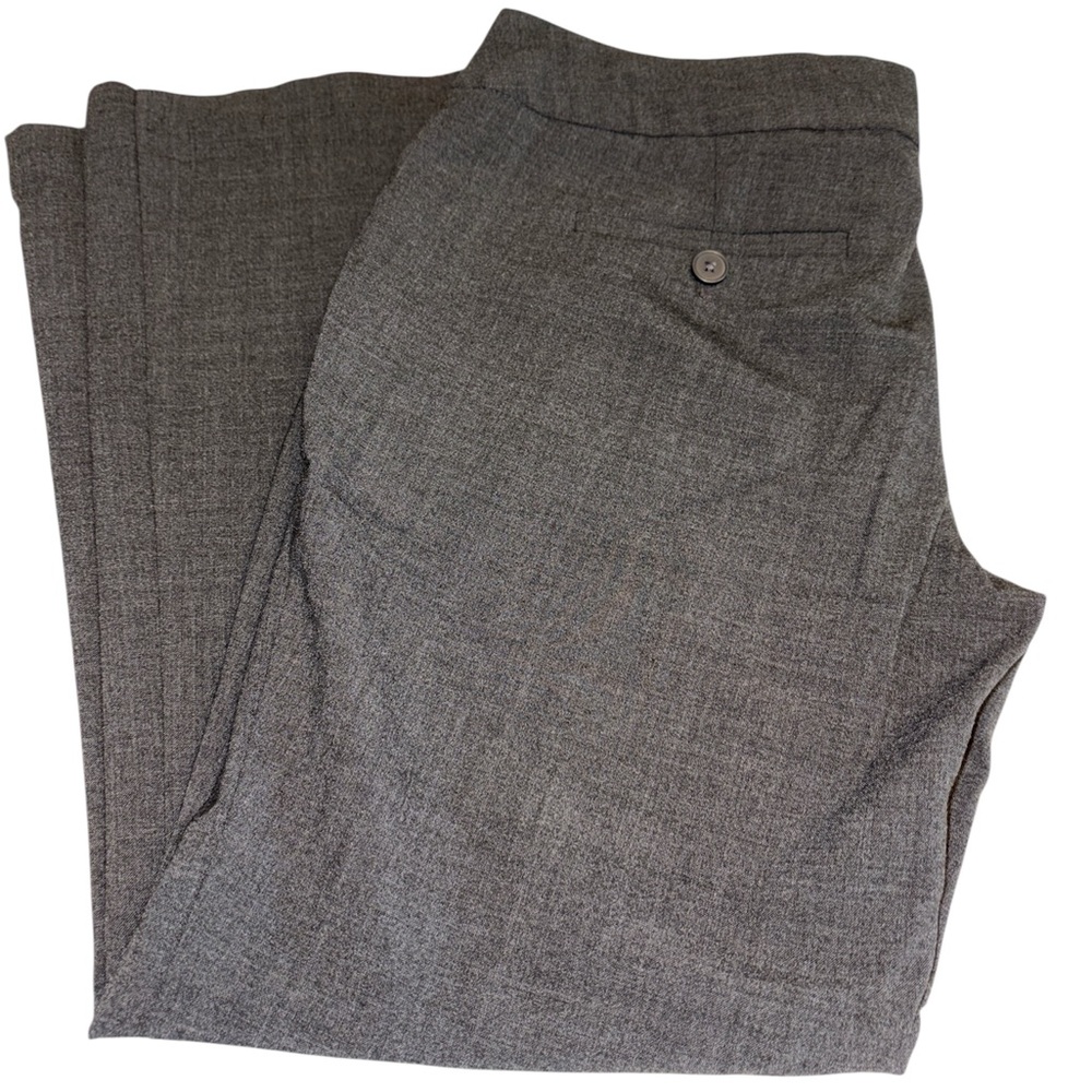 Body By Victoria pants The Kate Fit straight leg kick flares mid rise Sz 6 short